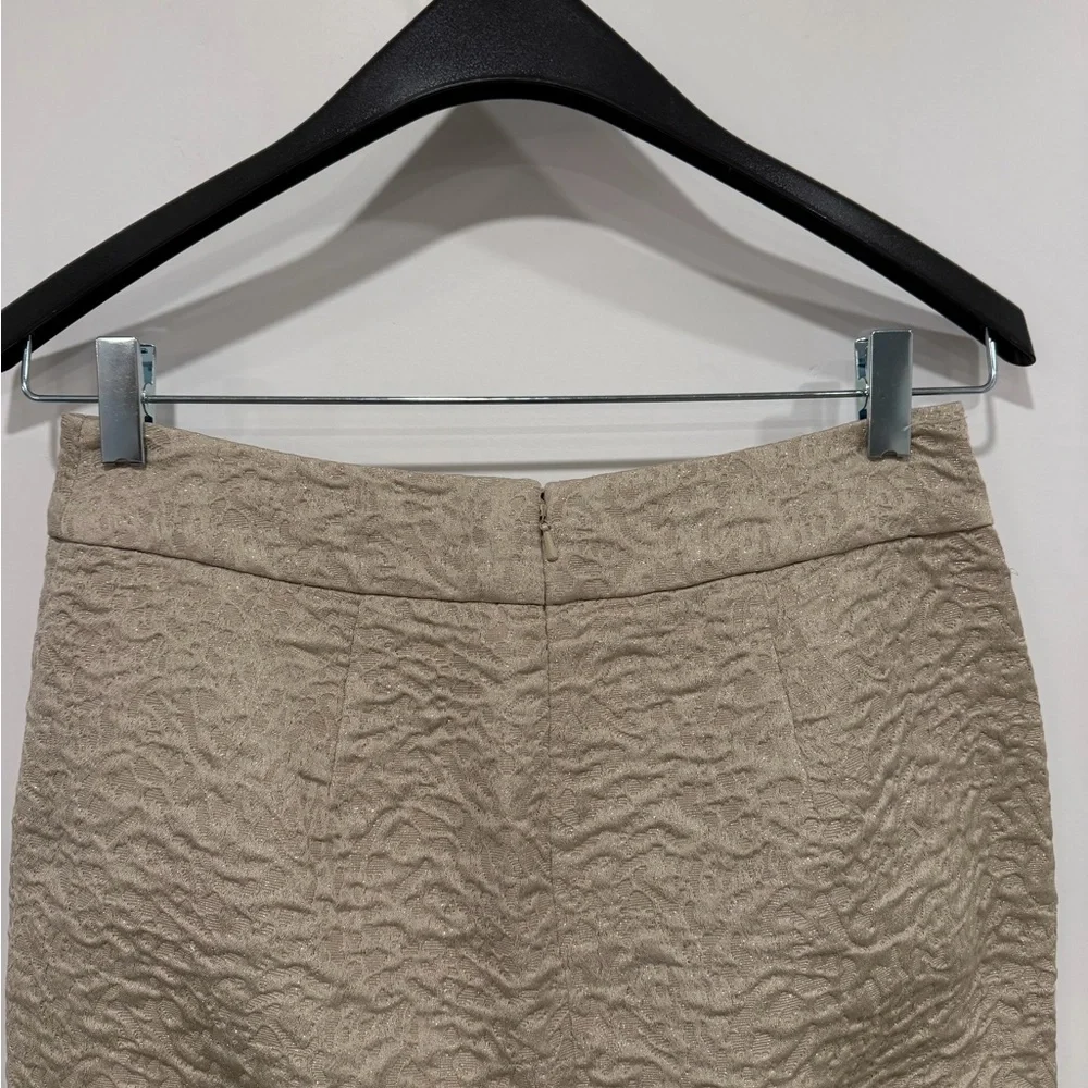 Banana Republic Jacquard Gold Shimmer Pencil Skirt. - Picture 8 of 10